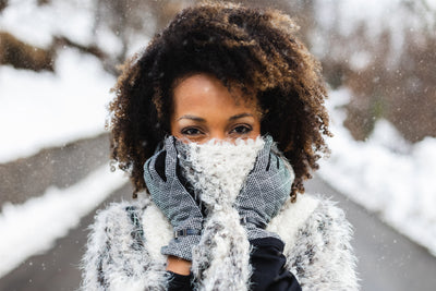 Cold Temperatures and Your Hair: Keeping Your Scalp Hydrated During the Dry, Winter Weather